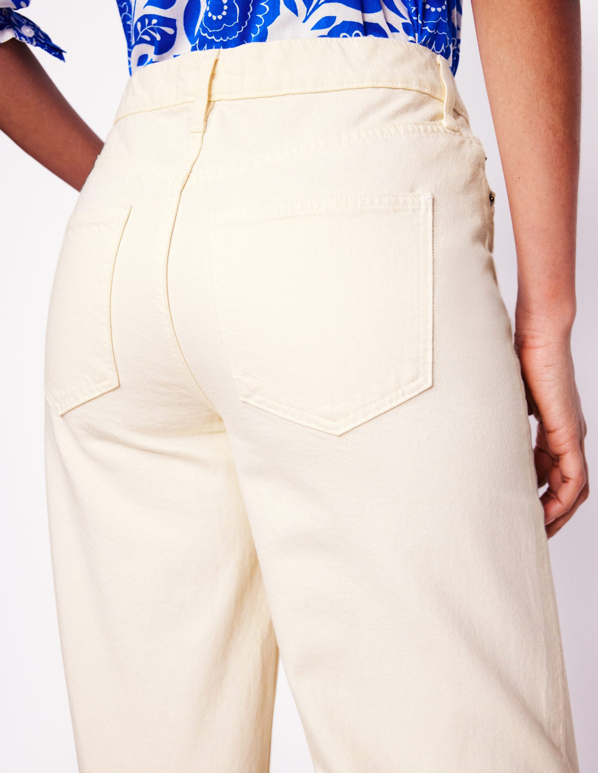 Mid Rise Straight Jeans-Ecru - Image 4