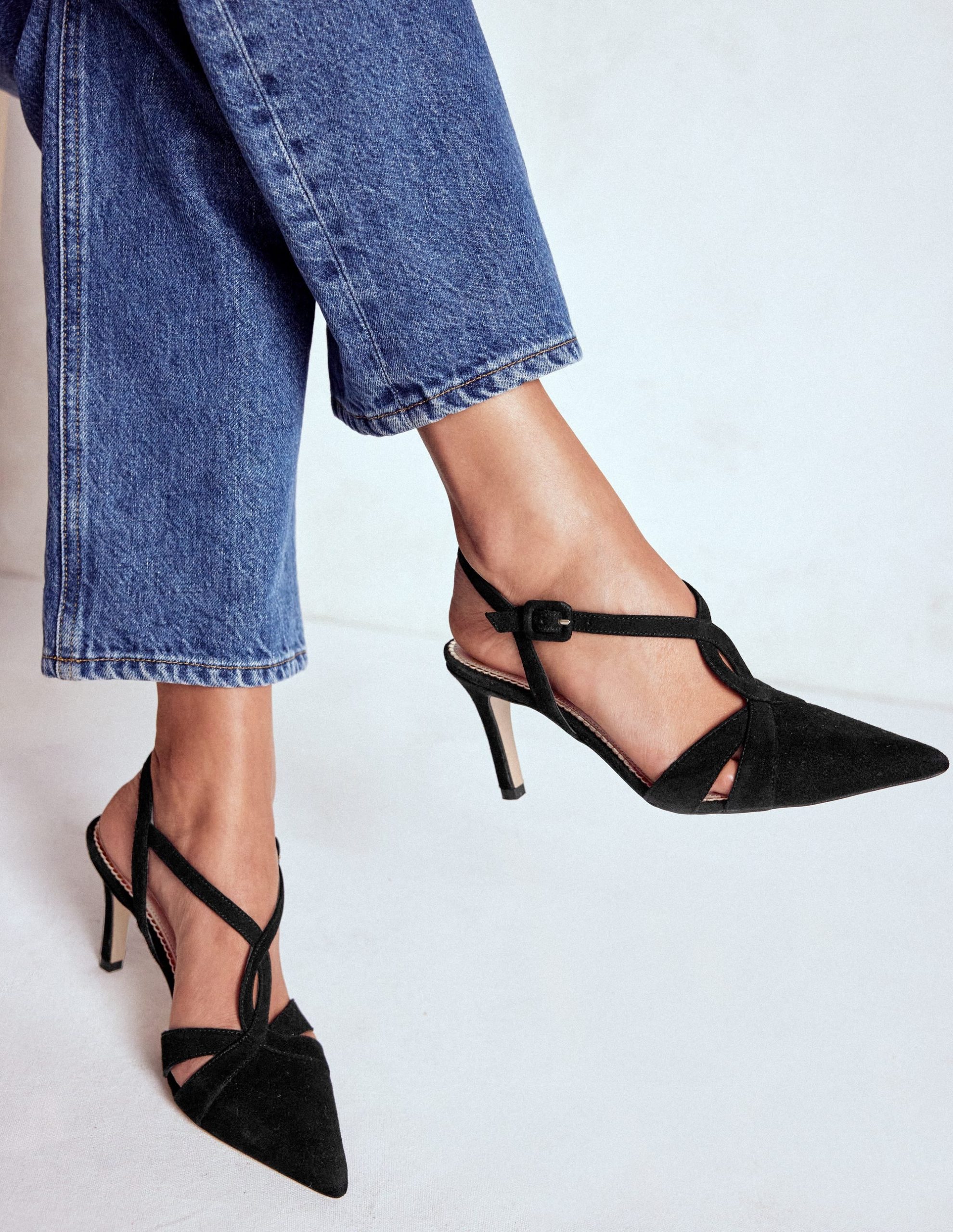 Point Interlocked Heels-Black - Image 3