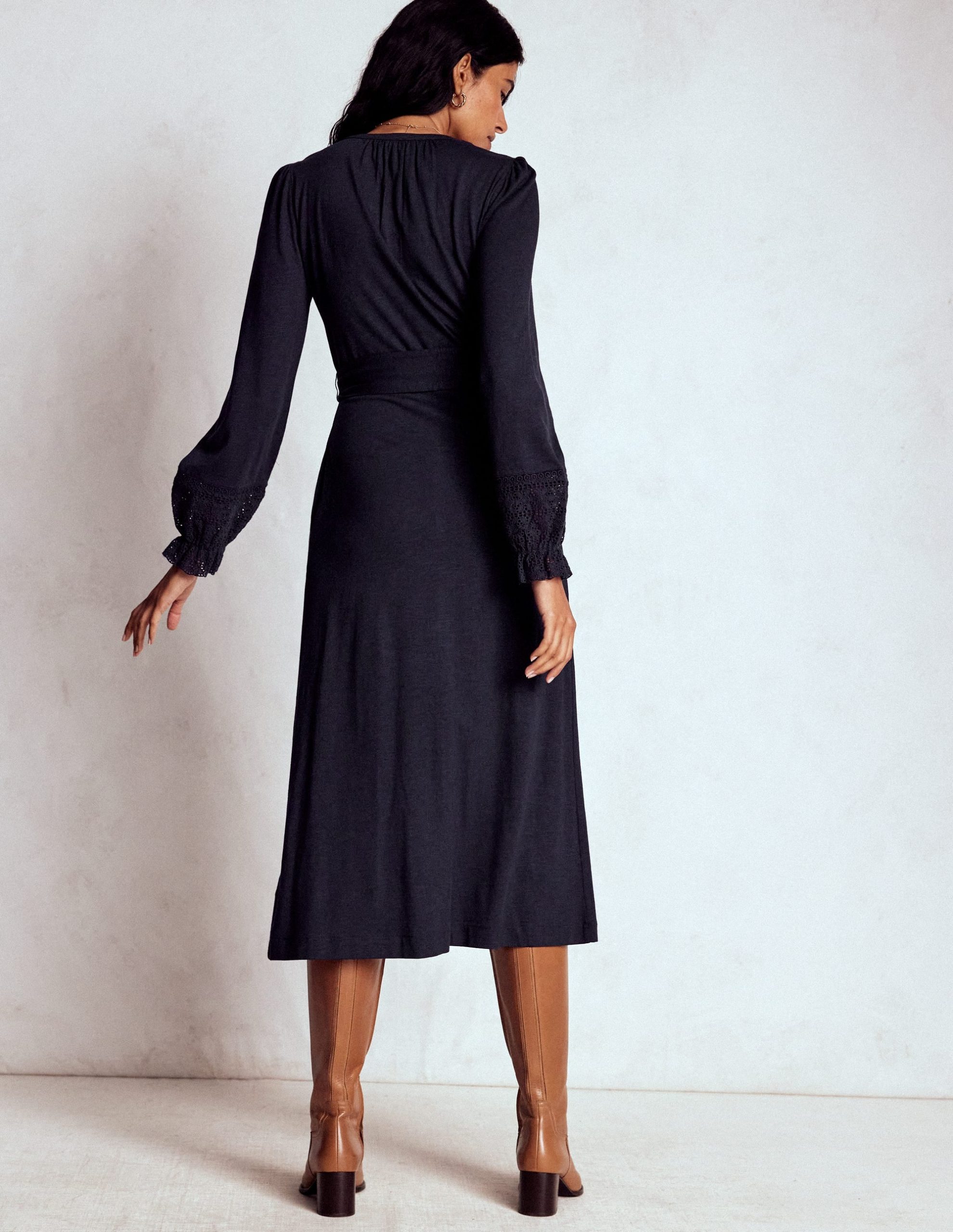 Pippa Broderie Jersey Dress-Navy - Image 3